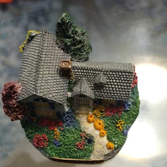 Vintage Miniature Home Collectable - Picture 5 of 12